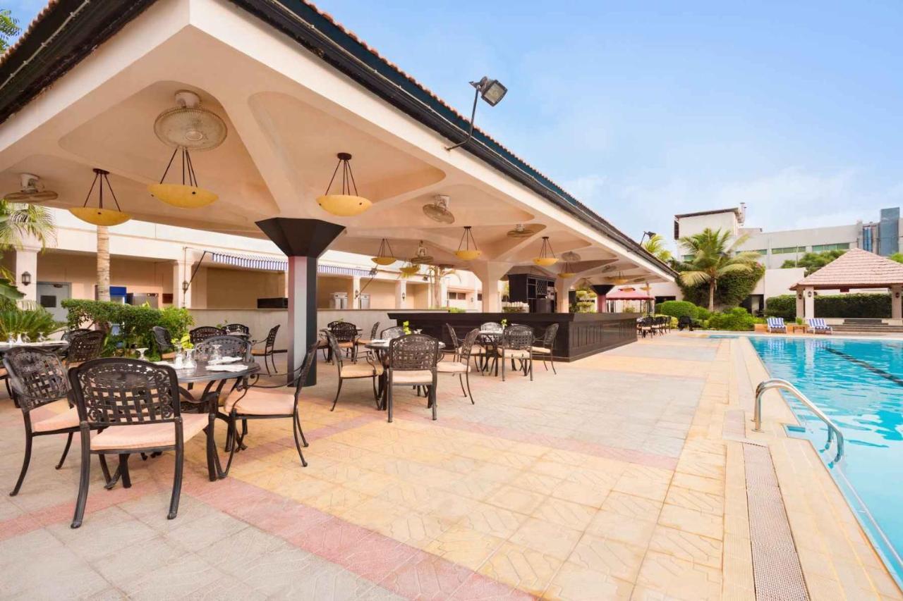 Ramada Plaza By Wyndham Karachi Airport Hotel Buitenkant foto